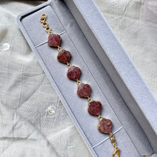 Load image into Gallery viewer, Lava