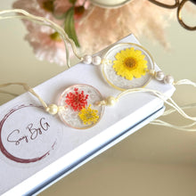 Load image into Gallery viewer, Fresh Flower Rakhi Set