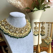 Load image into Gallery viewer, Emerald Lotus