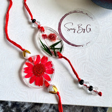 Load image into Gallery viewer, Fresh Flower Rakhi