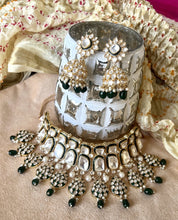 Load image into Gallery viewer, Green Onyx Uncut Kundan Polki