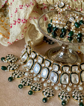 Load image into Gallery viewer, Green Onyx Uncut Kundan Polki