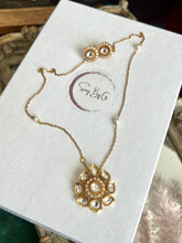 Load image into Gallery viewer, Flower Pendant
