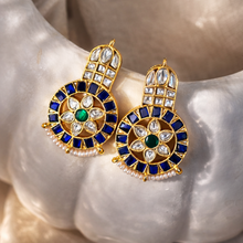 Load image into Gallery viewer, Noa
