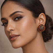 Load image into Gallery viewer, Amirah
