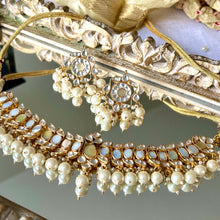 Load image into Gallery viewer, Mother of Pearls
