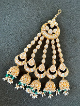 Load image into Gallery viewer, Emerald Small Jhumki Paasa
